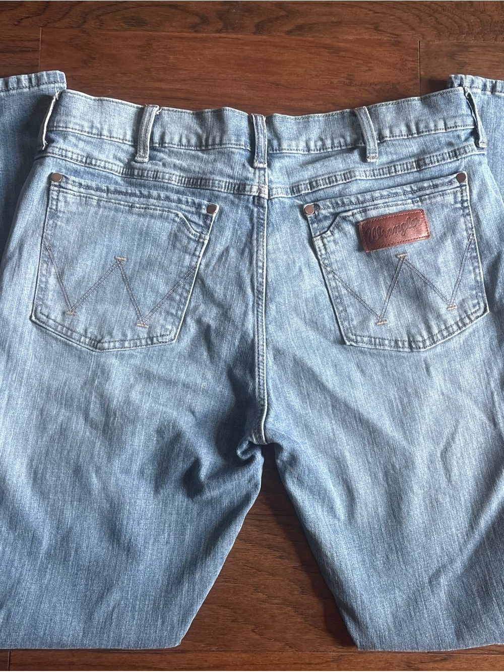 Wrangler Light Wash Men's Relaxed Fit Jeans